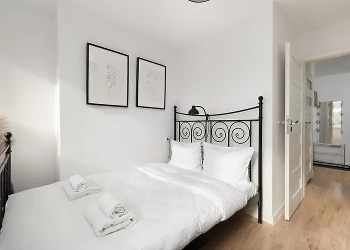 Wilaneska By Bookinghost